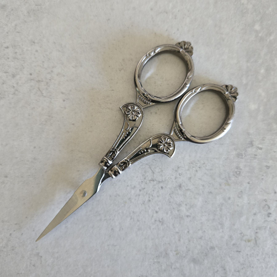 Fadenschere Antik Blüten, 10,7 cm