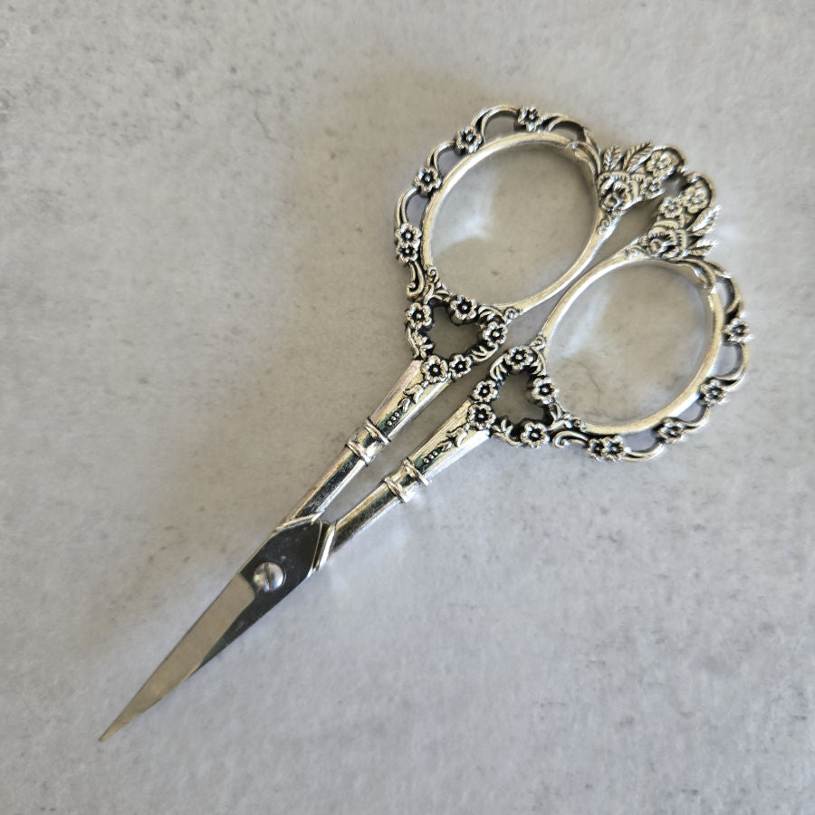 Fadenschere Antike Spitze, 11,4 cm