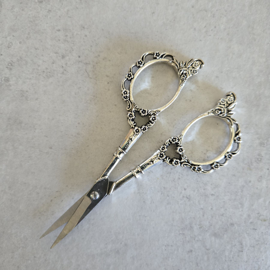 Fadenschere Antike Spitze, 11,4 cm