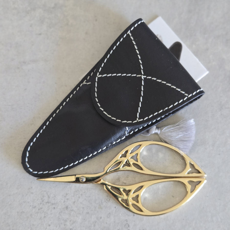 Fadenschere Lantern Moon mit irischem Muster